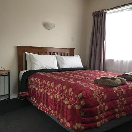 Aaron Court Motel Тимару Экстерьер фото